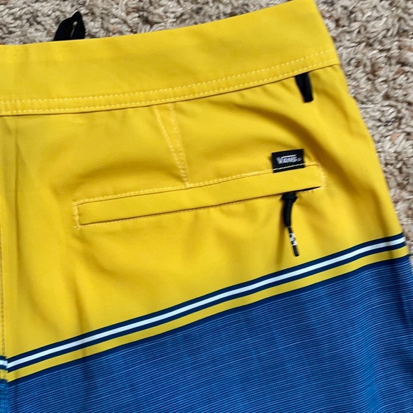 Vans men’s shorts 4 way stretch board shorts - Picture 6 of 13